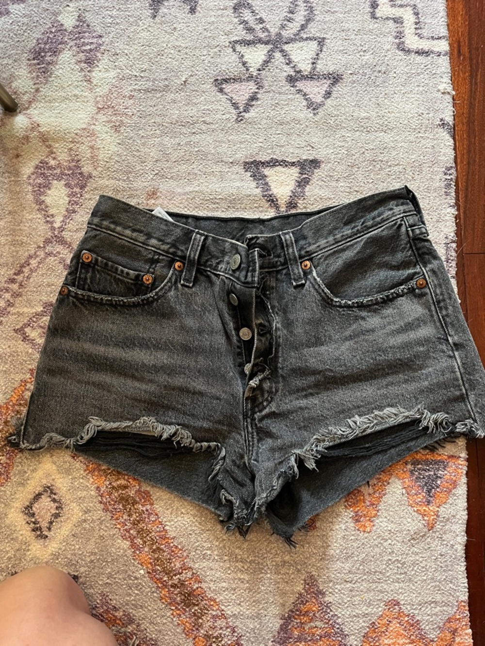 LEVIS 501 grey / black shorts 27